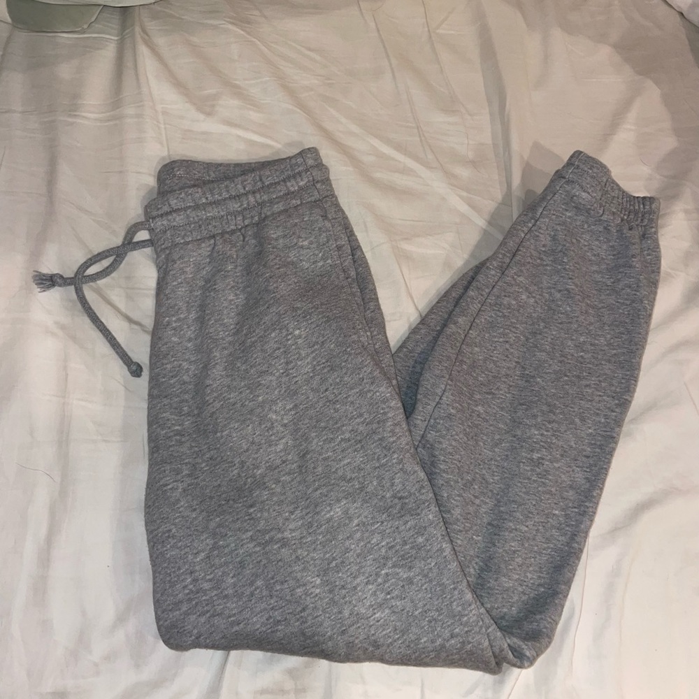 Aritzia tna boyfriend sweatpants